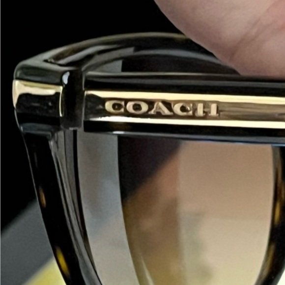 Coach Sunglasses W/ C Signature on Frames, incl. Coach Hardshell Case HC8132 - Picture 9 of 16